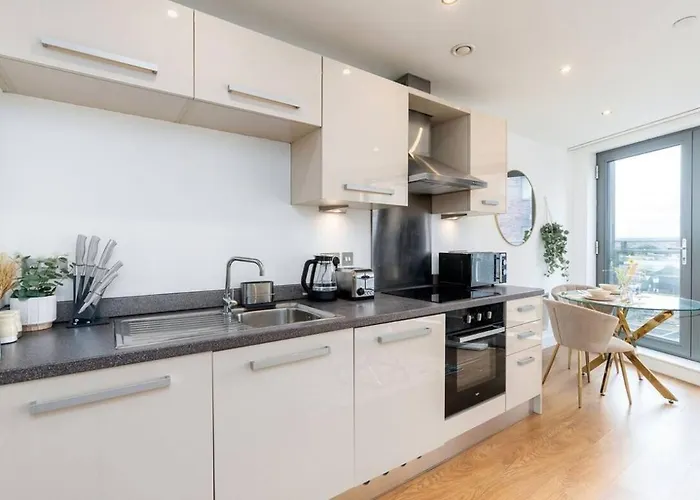 Apartment-juliet Balcony-perfect For Long & Remote Work