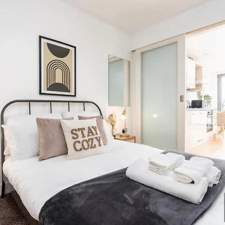 Apartment-juliet Balcony-perfect For Long & Remote Work